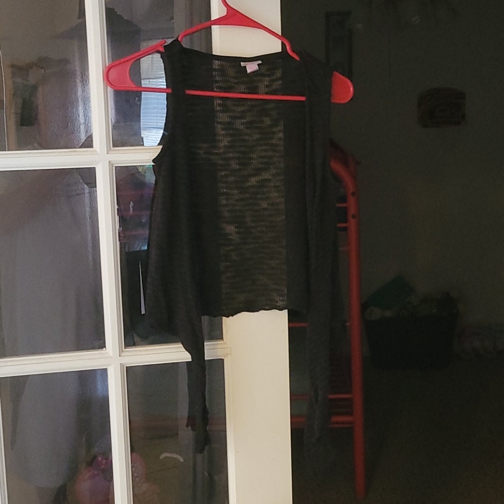 Sleeveless sweater